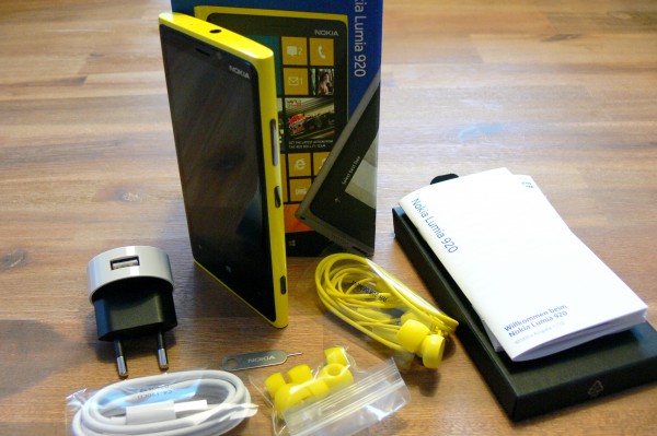 Nokia Lumia 920 - Unboxing - smartcamnews.eu