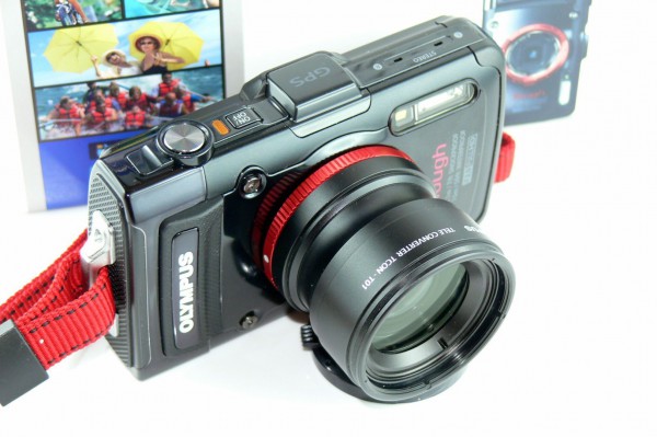 Olympus TG-2 - Outdoor Kamera - mit Telekonverter - TCON-T01